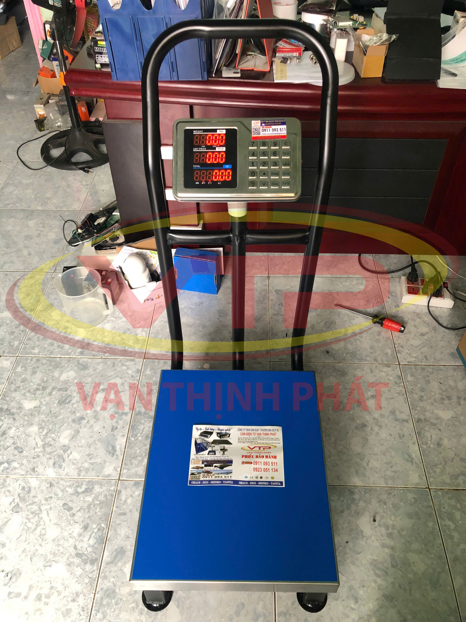 Câm-bàn-xe-đẩy-đếm-mặt-inox-0