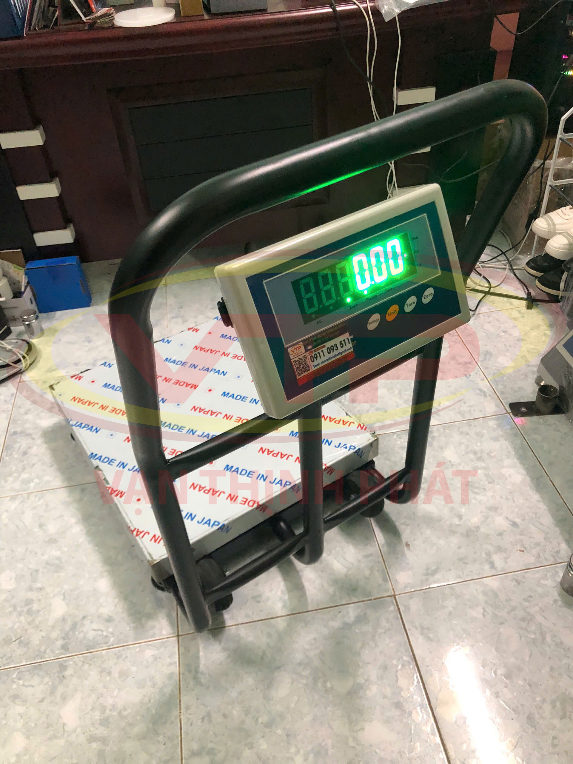 Cân-bàn-xe-đẩy-nhựa-abs-led-xanh-50cmX60cm-03