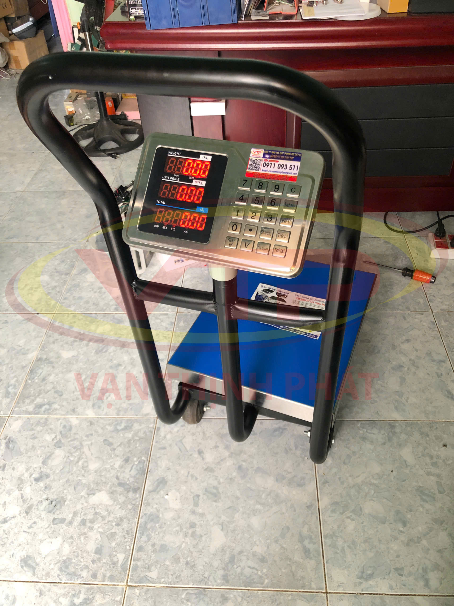 Cân-bàn-điện-tử-xe-đẩy-06-inox-đếm